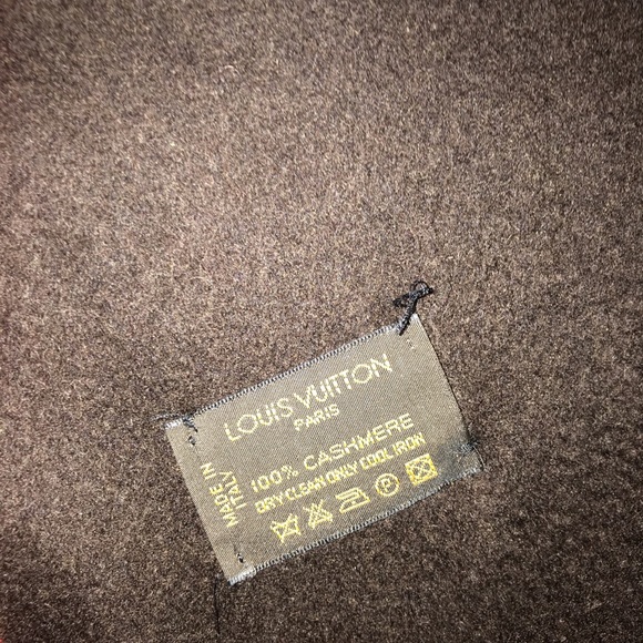 Louis Vuitton cashmere scarf - Picture 3 of 3